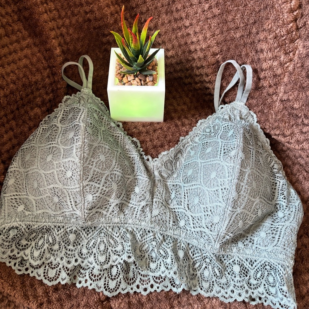 🩶MAURICES ADORABLE BRALETTE SIZE L NWOT🩶